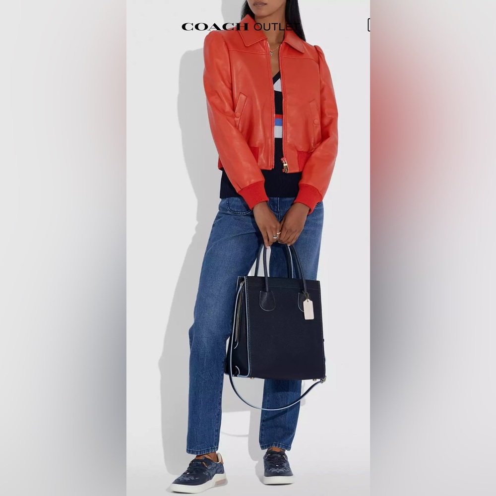 Cashin Carry Tote 29 
Dark navy with a cloud blue piping and oxblood interior - Picture 11 of 12